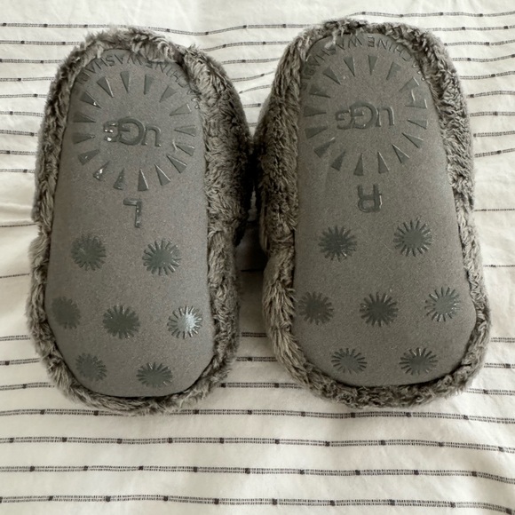 NWT UGG BABY BIXBEE BOOTIE IN GRAY SIZE 0/1 (0-6 MONTHS) - Picture 6 of 12